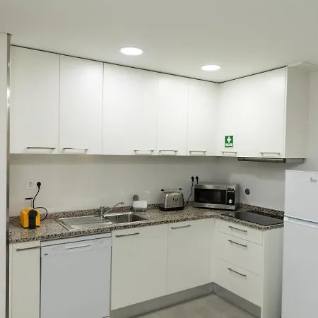 Alojamento Local - - At Apartment